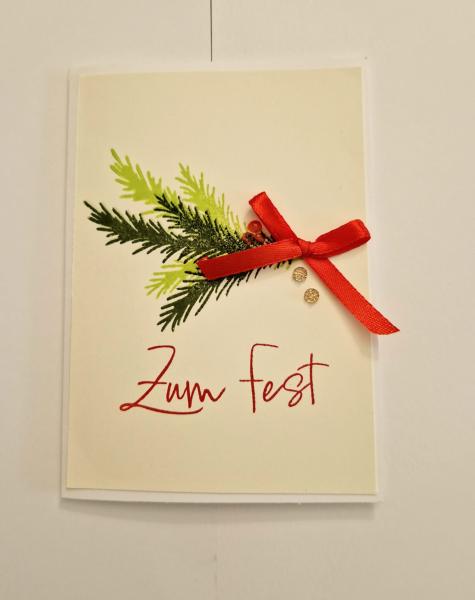 Weihnachtskarten Tannenzweig - Text Zum Fest - weiß, Vanille pur - rote Schleife